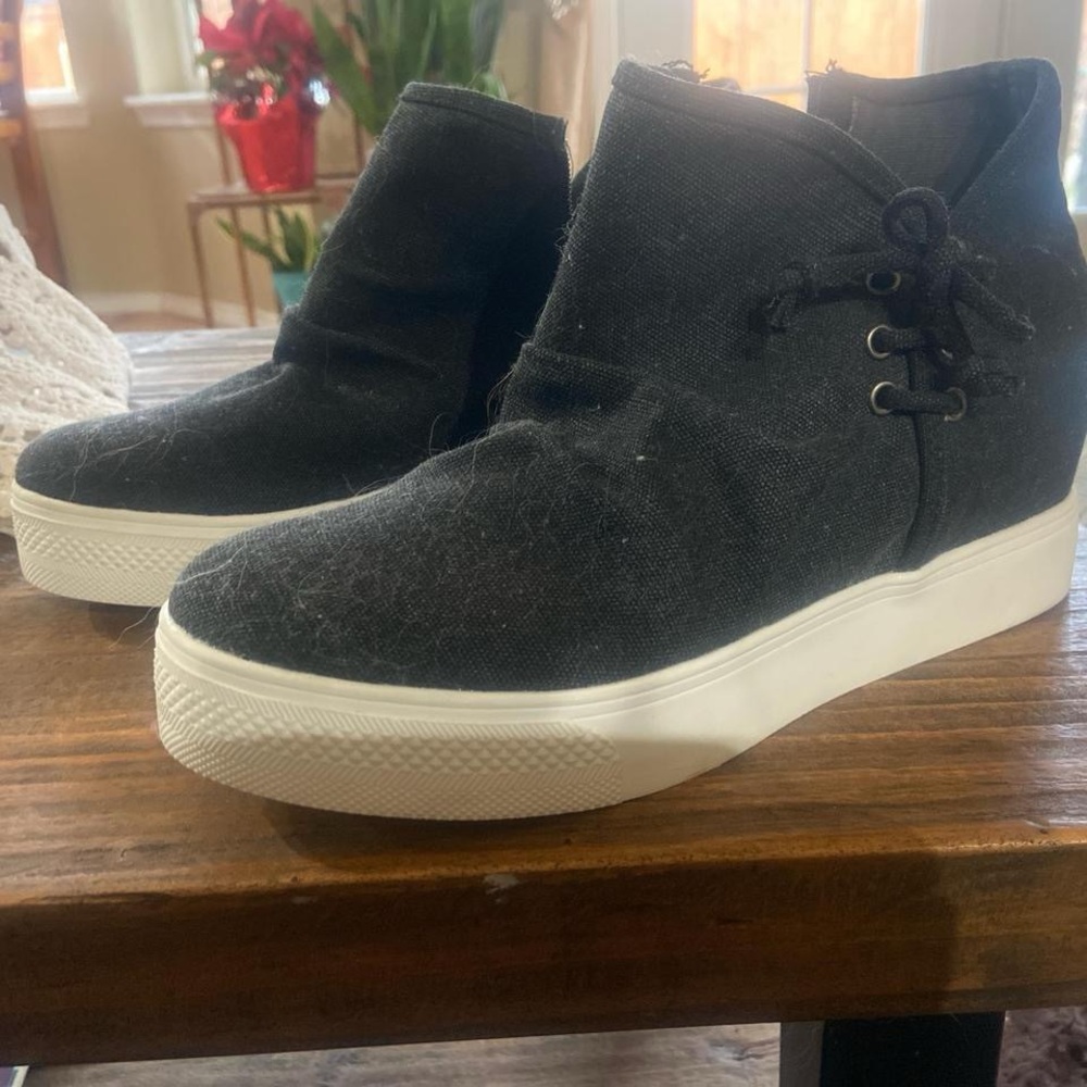 Men's Black Canvas High-Top Sneakers